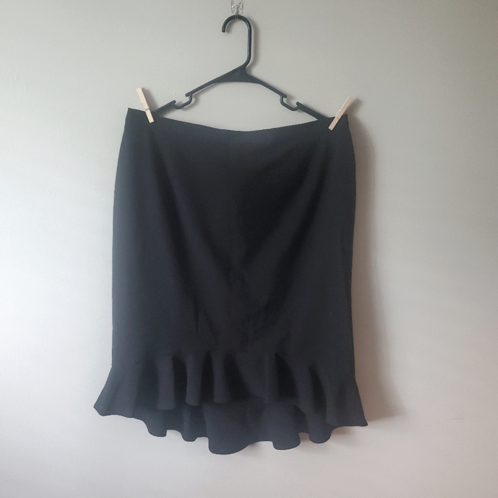 black skirt
